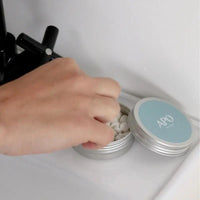 Boîte pour dentifrice solide en aluminium APO Hersée Paris 9