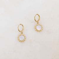 Boucles d'oreilles Ethérie dorées nacre blanche Hersée Hersée Paris 9