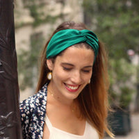 Headband en polyester upcyclé Vert Prairie Laure Derrey Hersée Paris 9