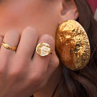 Bague Séléné Médaillon martelé doré Hersée Hersée Paris 9