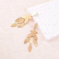 Boucles d’oreilles Dryade pampilles feuilles brossées dorées Hersée Hersée Paris 9