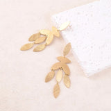 Boucles d’oreilles Dryade pampilles feuilles brossées dorées Hersée Hersée Paris 9
