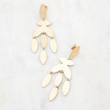 Boucles d’oreilles Dryade pampilles feuilles brossées dorées Hersée Hersée Paris 9