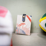 Porte-cartes rugby upcyclé en ballon - La Vie est Belt La vie est belt Hersée Paris 9